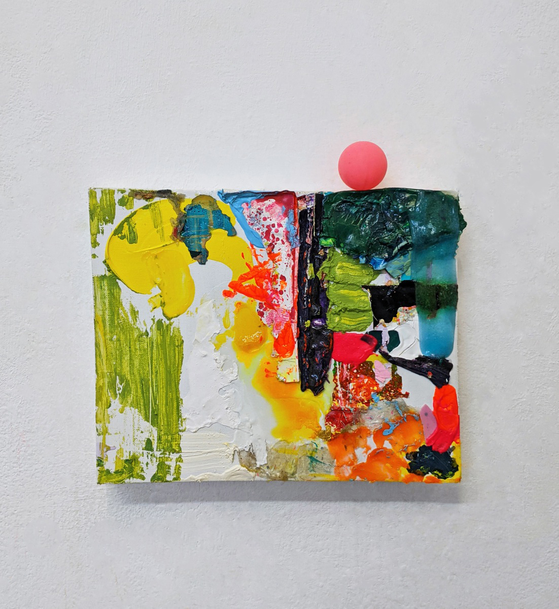 "Sleeping Clown", 27x30 cm, Acrylfarben, Leinwand, Pingpong-Ball, 2020